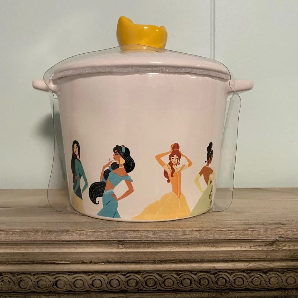 NWT Rae Dunn Disney Princess Dish with Cover - Picture 2 of 6